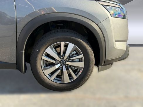 New 2025 Nissan Pathfinder SL image 10