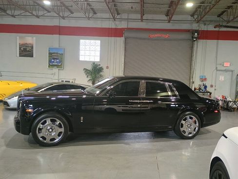 Used 2009 Rolls-Royce Phantom Sedan RWD image 2