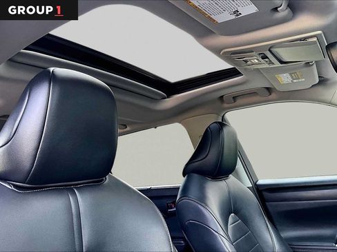 Used 2020 Toyota Highlander XLE AWD/4WD image 14