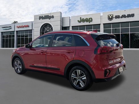 Used 2022 Kia Niro EX Premium image 5