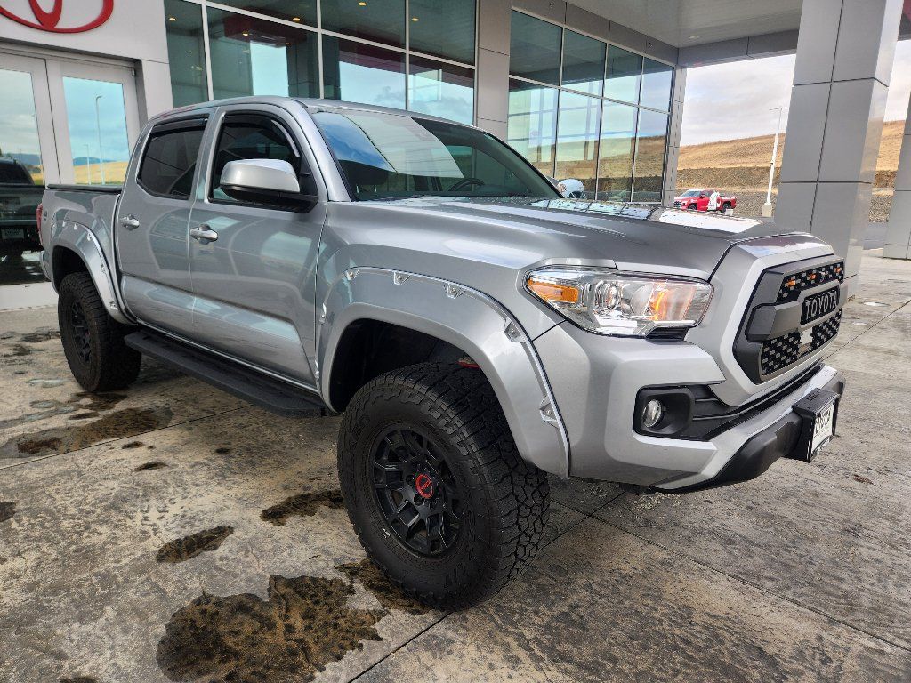 Used 2023 Toyota Tacoma SR AWD/4WD image 11