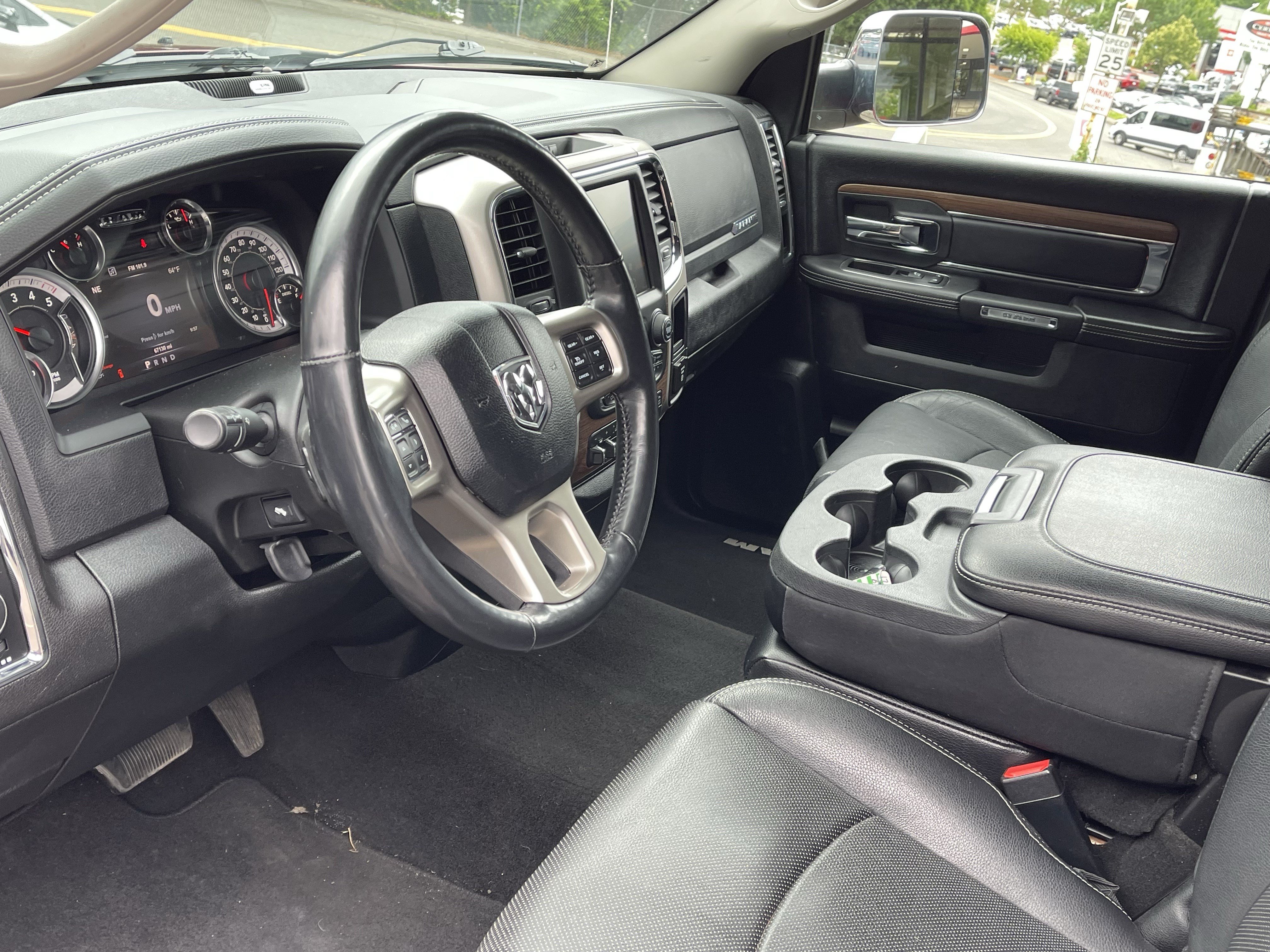 Used 2017 RAM 1500 Laramie w/ Convenience Group AWD/4WD image 12
