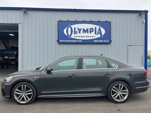 Used 2017 Volkswagen Passat 1.8T R-Line FWD image 1