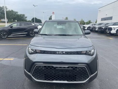 Used 2025 Kia Soul LX w/ LX Technology Package FWD image 11