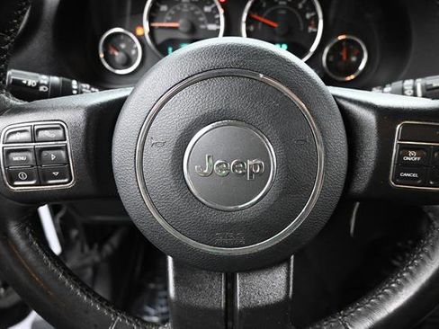 Used 2018 Jeep Wrangler Sport AWD/4WD image 10