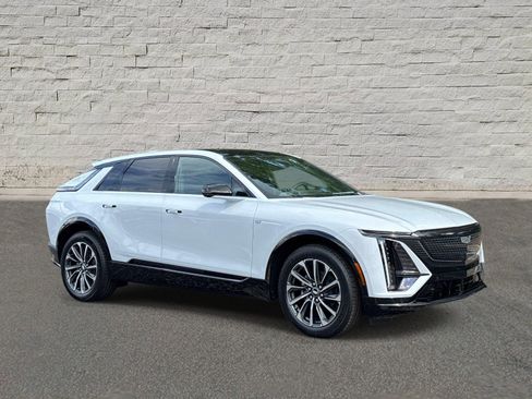 Certified 2026 Cadillac Lyriq Sport AWD/4WD image 6