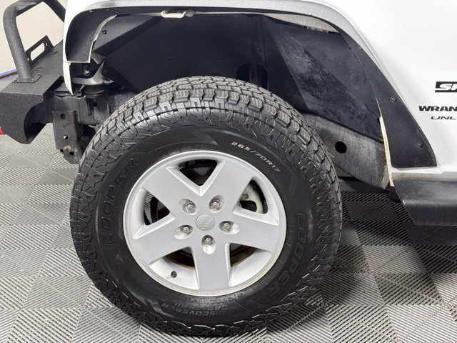 Used 2018 Jeep Wrangler Unlimited Sport w/ Connectivity Group AWD/4WD image 10