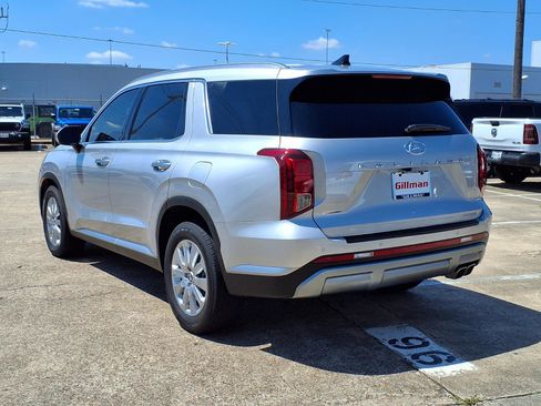 Used 2025 Hyundai Palisade SEL FWD image 4