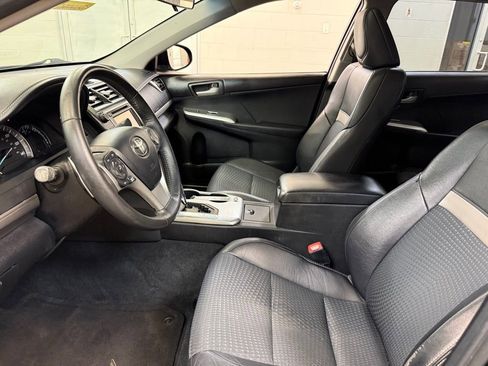 Used 2012 Toyota Camry SE image 16