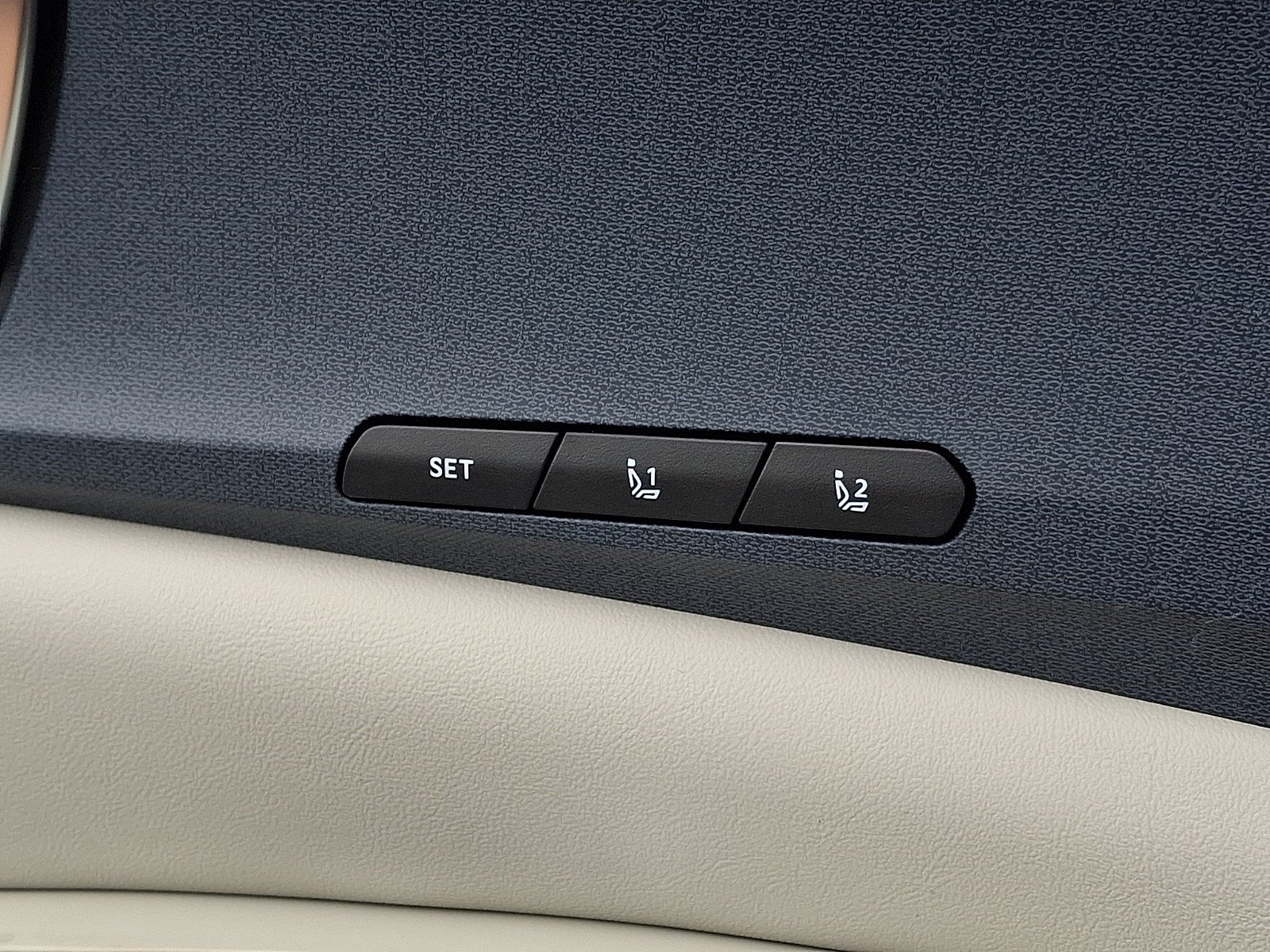 New 2026 Kia Carnival EX FWD image 12