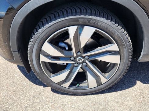 Used 2025 Volvo XC40 B5 Plus w/ Climate Package AWD/4WD image 19