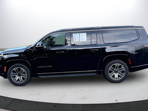 Certified 2024 Jeep Wagoneer L Series II w/ Flexible Seating Group AWD/4WD image 5