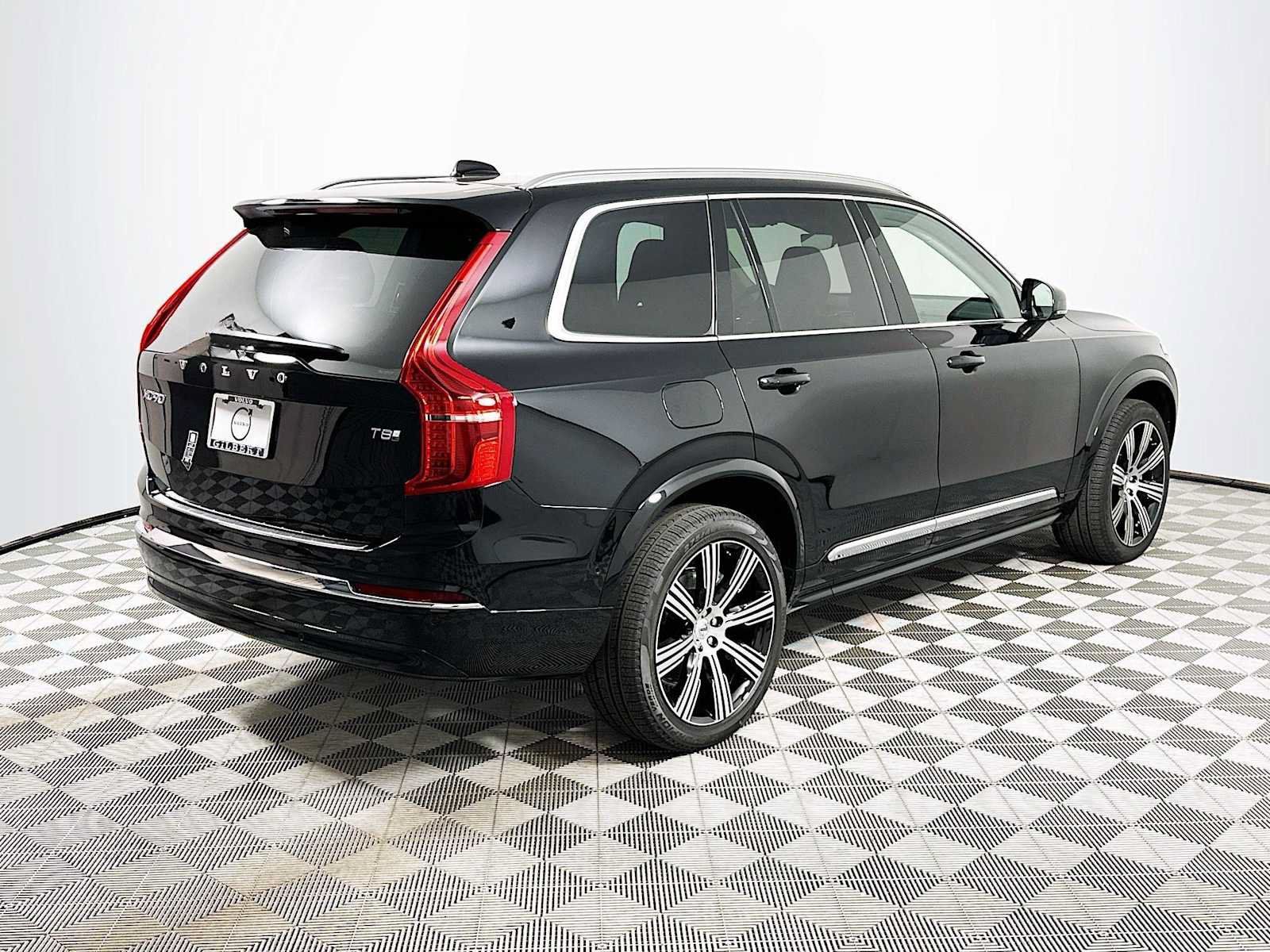 Certified 2025 Volvo XC90 T8 Plus w/ Protection Package Premier AWD/4WD image 6