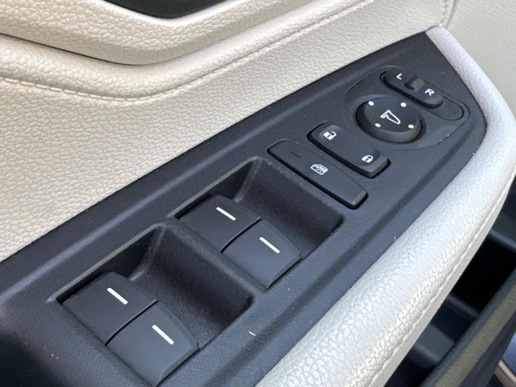 Used 2025 Honda Odyssey EX-L image 31