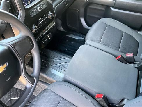 Used 2020 Chevrolet Silverado 1500 Custom w/ Custom Value Package RWD image 15