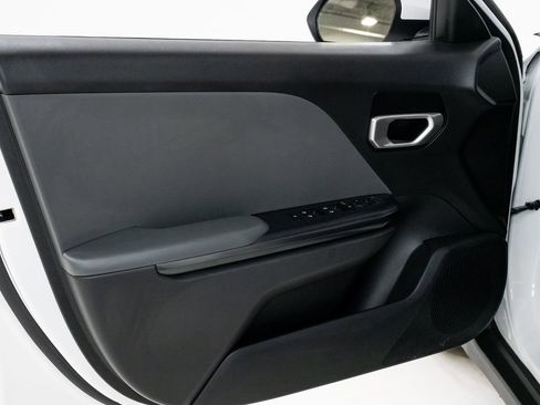 Certified 2025 Kia K4 FWD image 9