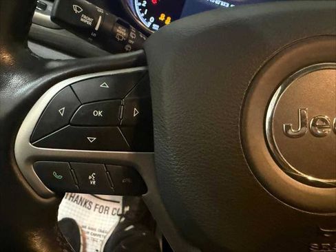 Certified 2021 Jeep Grand Cherokee Laredo X image 28