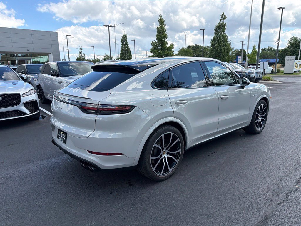 Used 2022 Porsche Cayenne E-Hybrid Coupe w/ Premium Plus Package AWD/4WD image 5