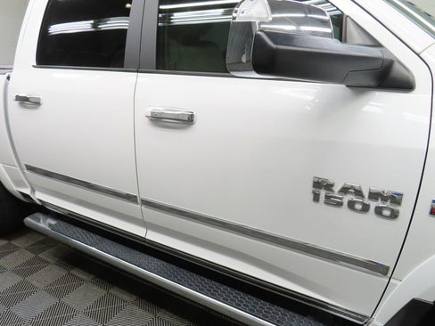 Used 2017 RAM 1500 Laramie w/ Convenience Group AWD/4WD image 32