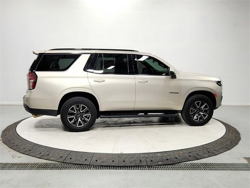 Used 2022 Chevrolet Tahoe Z71 w/ Luxury Package image 8