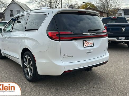 Used 2024 Chrysler Pacifica Pinnacle w/ Trailer Tow Group image 6