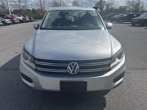 Used 2013 Volkswagen Tiguan S image 2