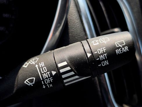 Used 2021 Chevrolet Equinox LT AWD/4WD image 24