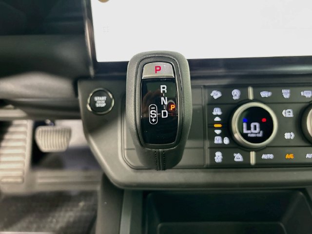 New 2026 Land Rover Defender 110 X-Dynamic SE AWD/4WD image 18