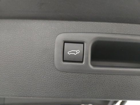 New 2026 Toyota Highlander Platinum image 16