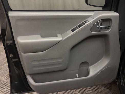 Used 2020 Nissan Frontier SV image 10