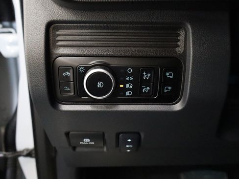 Used 2025 Ford F450 Platinum image 17