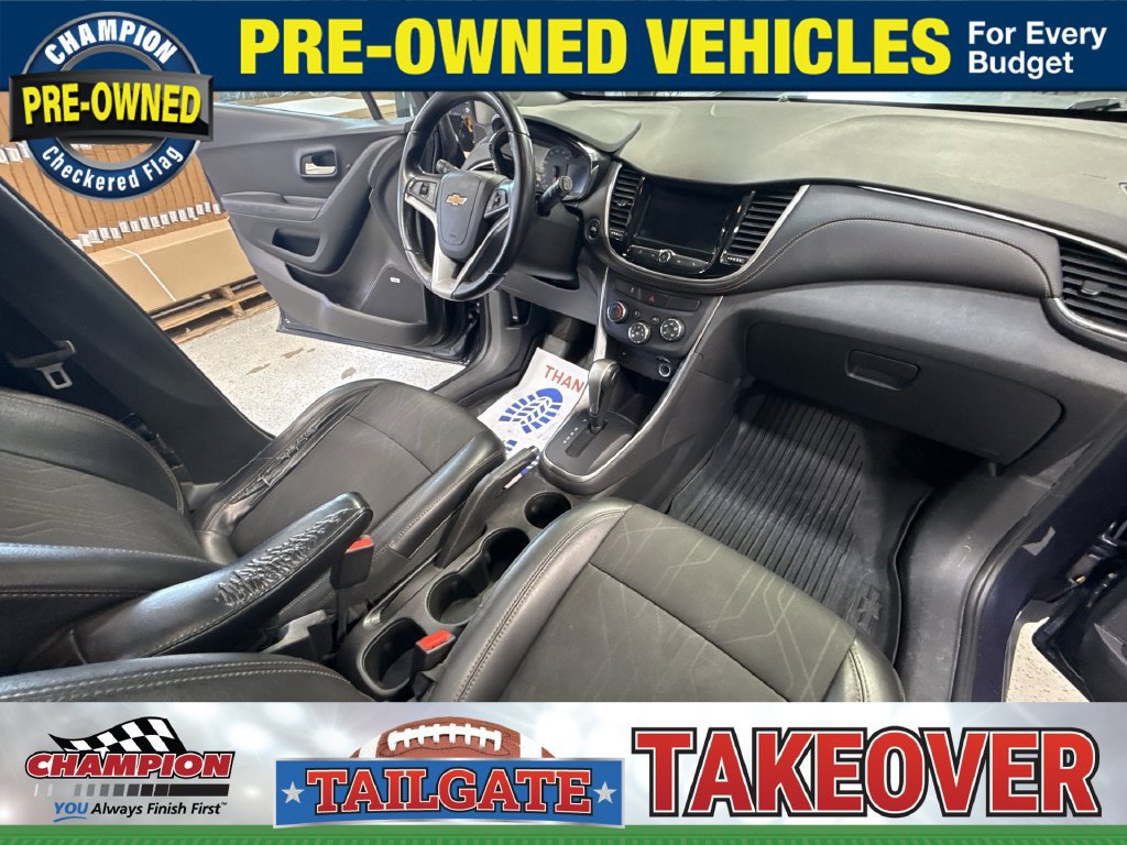 Used 2018 Chevrolet Trax LT w/ Sun & Sound Package FWD image 37