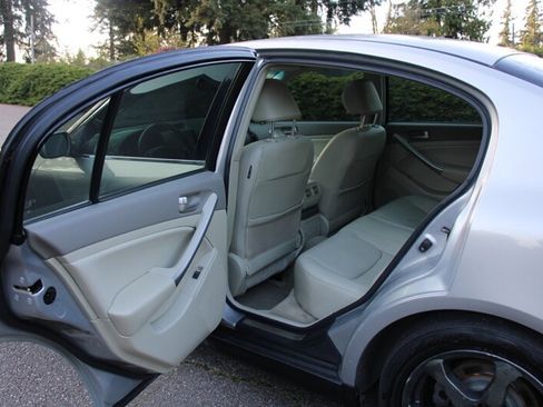 Used 2004 INFINITI G35 Sedan image 16