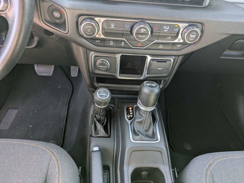 Used 2024 Jeep Wrangler Sport AWD/4WD image 19