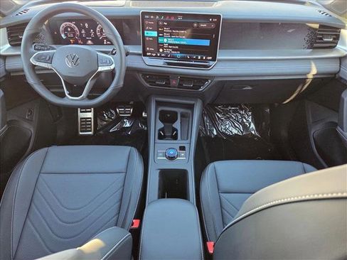 New 2026 Volkswagen Tiguan SE R-Line FWD image 14