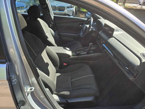 Used 2024 Honda Accord Sport image 11