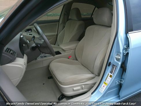 Used 2009 Toyota Camry LE image 12