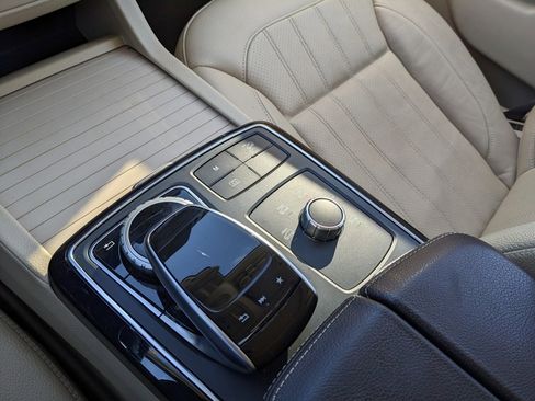 Used 2018 Mercedes-Benz GLE 350 4MATIC image 32