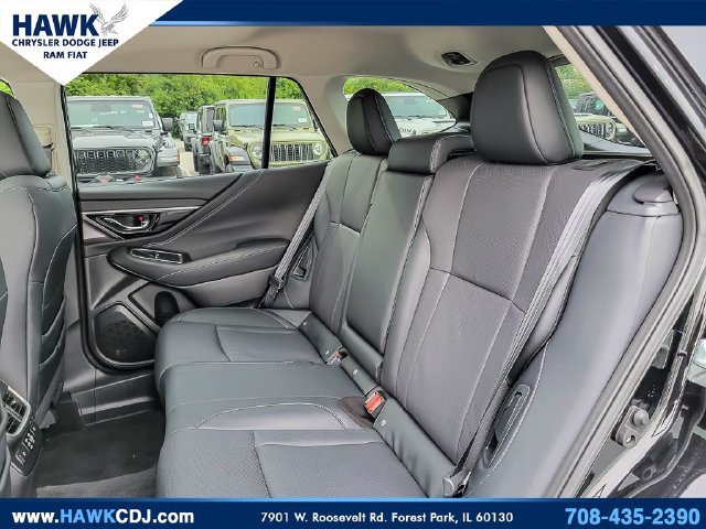 Used 2025 Subaru Outback Limited AWD/4WD image 11