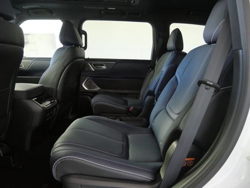 New 2026 INFINITI QX80 4WD image 13