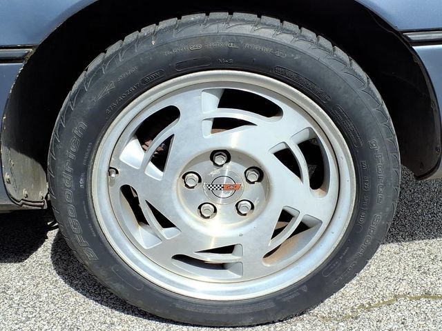 Used 1990 Chevrolet Corvette Coupe RWD image 24