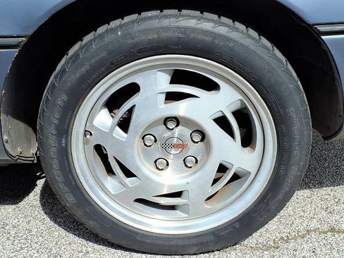 Used 1990 Chevrolet Corvette Coupe RWD image 24