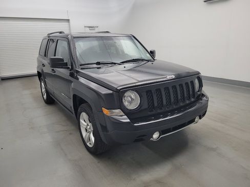 Used 2017 Jeep Patriot Latitude FWD image 13