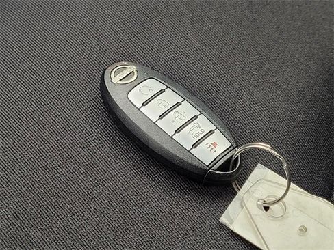 Used 2022 Nissan Pathfinder SV w/ SV Premium Package image 32