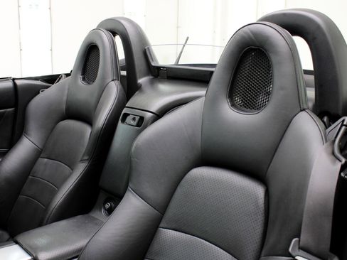 Used 2004 Honda S2000 image 43