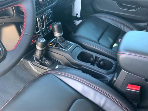 Used 2024 Jeep Gladiator Rubicon image 27