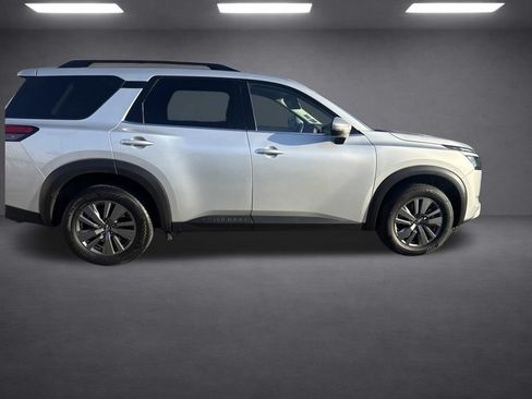 Used 2025 Nissan Pathfinder SV AWD/4WD image 20