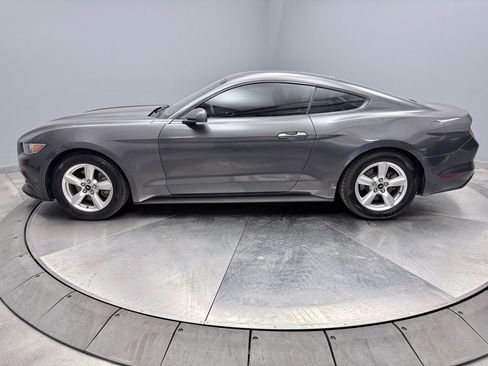 Used 2017 Ford Mustang Coupe image 8