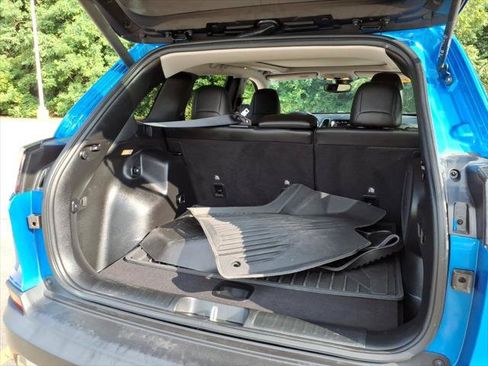 Used 2022 Jeep Cherokee Limited w/ Mopar Interior Package AWD/4WD image 11