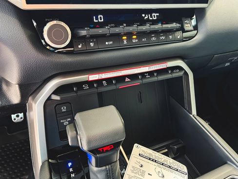 New 2025 Toyota Tundra Limited image 15